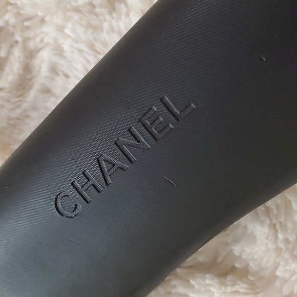 ? Authentic Chanel Sunglassess Hard Case main image 4